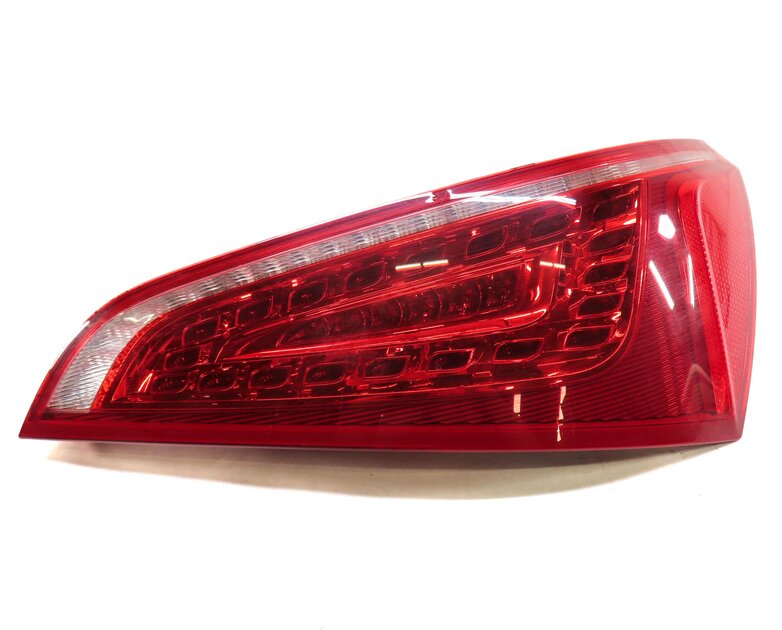 Thumbnail 3: 2009-2012 AUDI Q5 (8R) RIGHT PASSENGER REAR TRUNK TAILLIGHT BRAKE LIGHT LAMP