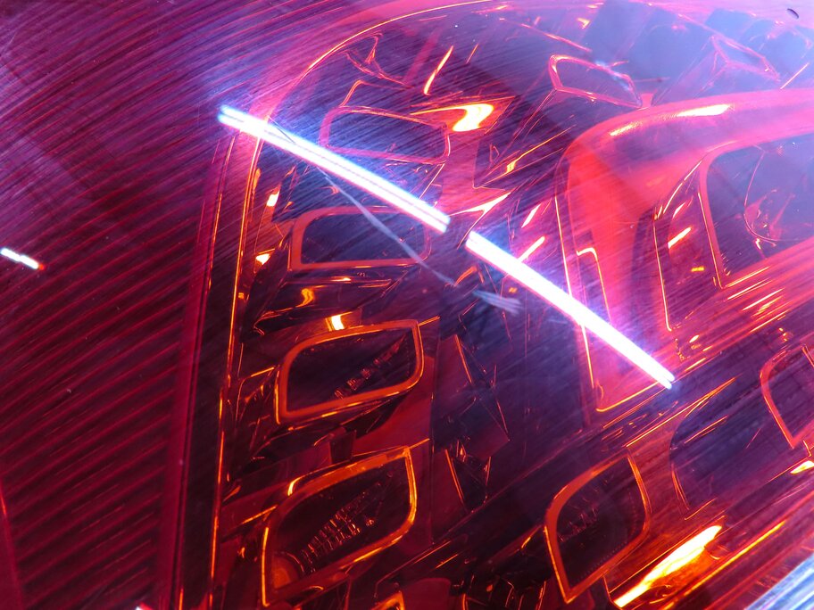 Thumbnail 7: 2009-2012 AUDI Q5 (8R) RIGHT PASSENGER REAR TRUNK TAILLIGHT BRAKE LIGHT LAMP