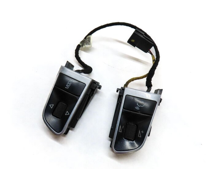 Thumbnail 1: 2012 AUDI Q5 (B8 8R) LEFT & RIGHT STEERING WHEEL SWITCH BUTTON SET 2