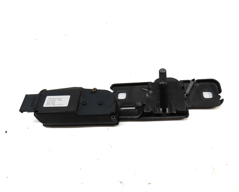 Thumbnail 2: 2012 AUDI Q5 (B8 8R) REAR HATCH TRUNK STRIKER PLATE w/ ACTUATOR 4F9827383E