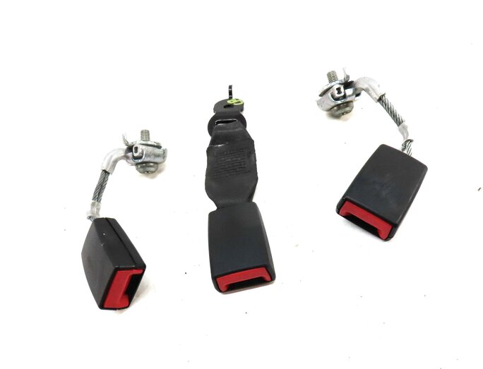 Thumbnail 3: 2013 BMW 535i (F10) REAR LEFT RIGHT & CENTER SEATBELT BUCKLE RECEIVER SET 3