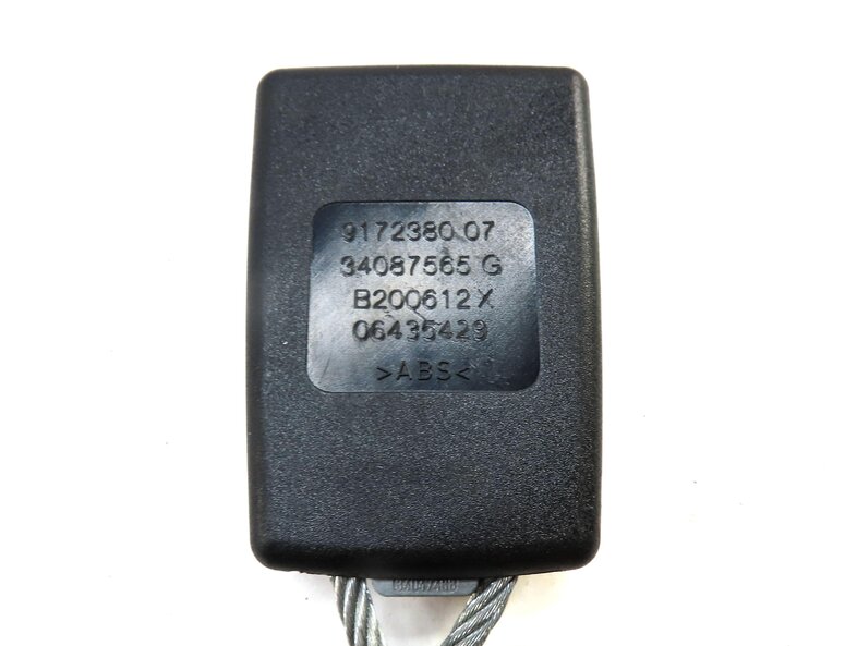 Thumbnail 5: 2013 BMW 535i (F10) REAR LEFT RIGHT & CENTER SEATBELT BUCKLE RECEIVER SET 3