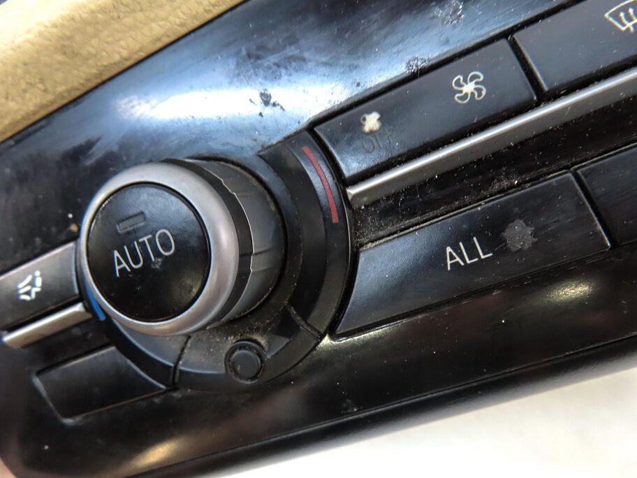 Thumbnail 8: 11-16 BMW 5 M5 SERIES (F10) HEATER A/C TEMPERATURE & RADIO CONTROL PANEL (BEIGE)