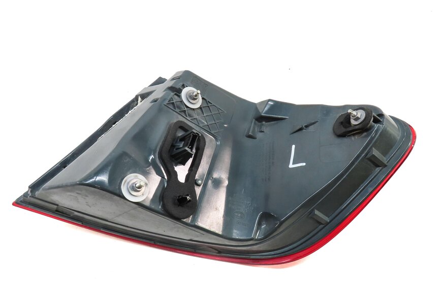 Thumbnail 5: 2011-2013 BMW 5 SERIES M5 F10 LEFT DRIVER REAR OUTER TAILLIGHT BRAKE LIGHT LAMP