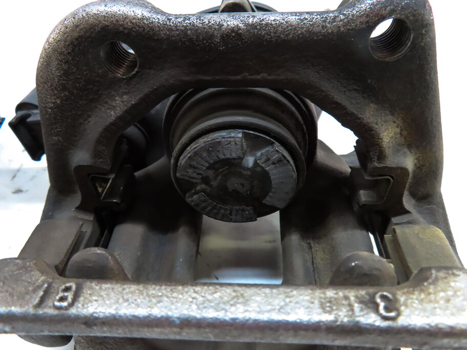 Thumbnail 7: 2011-2019 BMW 535i 550i 640i 650i (F06 F10) LEFT & RIGHT REAR BRAKE CALIPER SET2