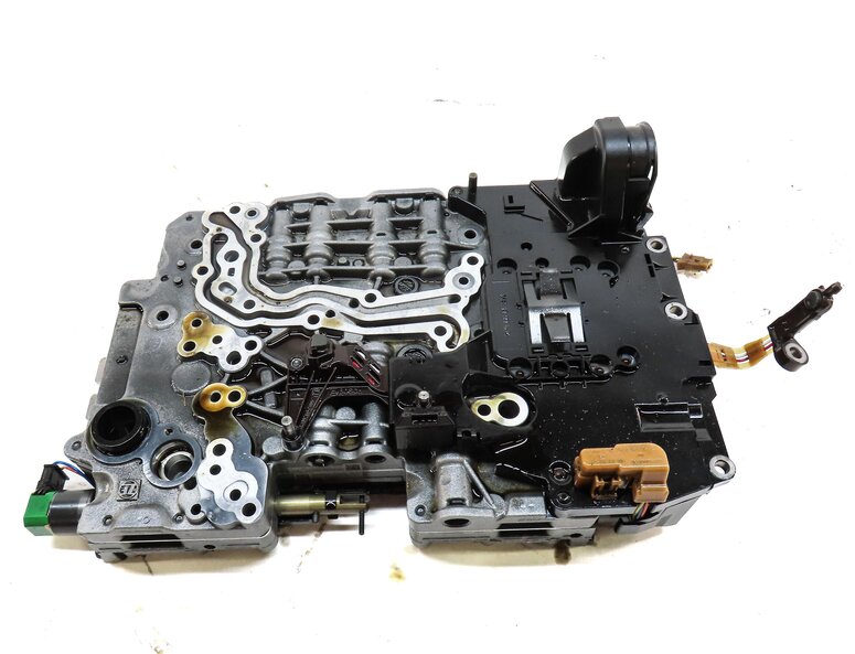 Thumbnail 2: 12-13 BMW 535i 535iGT (F07 F10) 3.0L RWD 8HP-45 AUTO TRANSMISSION VALVE BODY