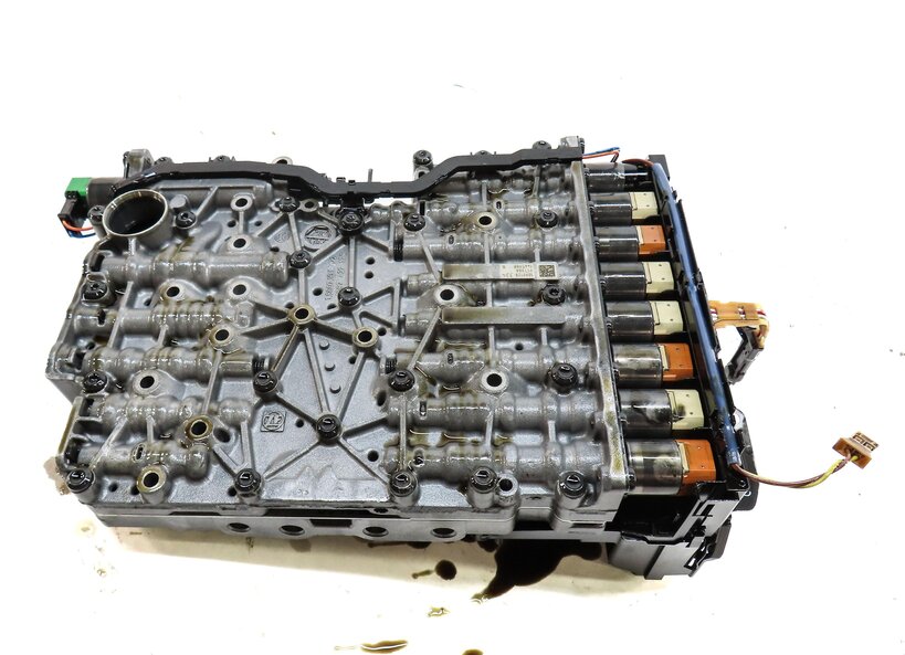 Thumbnail 5: 12-13 BMW 535i 535iGT (F07 F10) 3.0L RWD 8HP-45 AUTO TRANSMISSION VALVE BODY