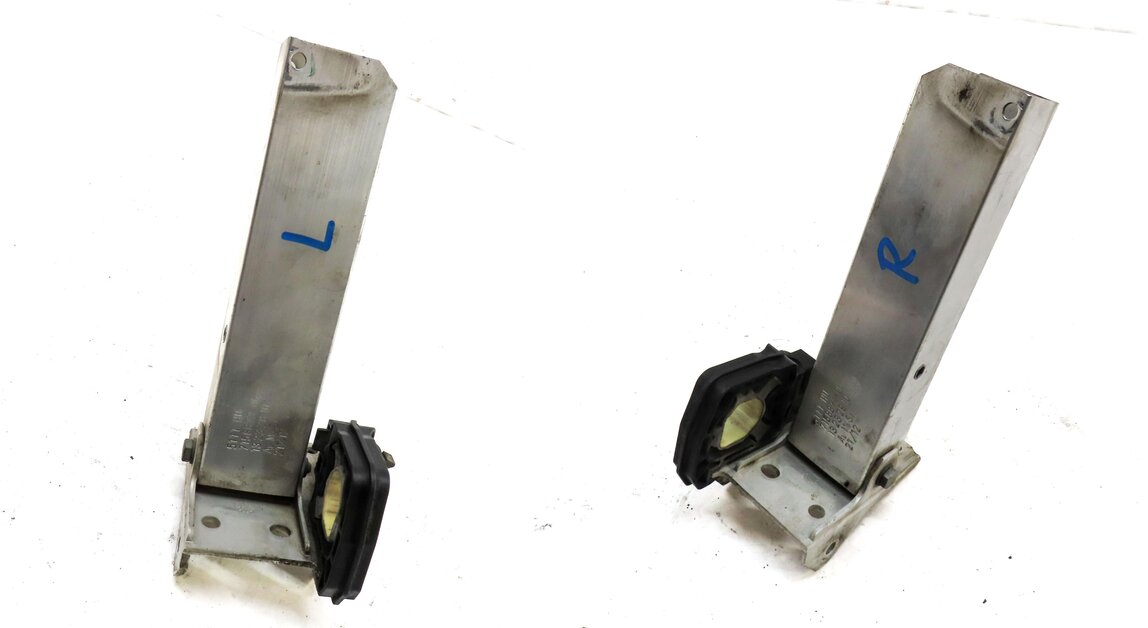 2013 BMW 535i (F10) FRONT LEFT & RIGHT BUMPER DEFORMATION MOUNT BRACKET SET 2