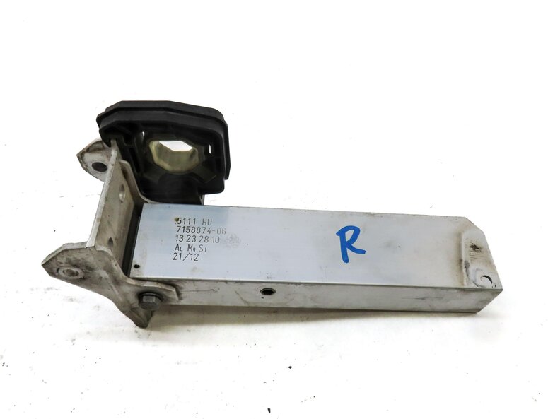 Thumbnail 5: 2013 BMW 535i (F10) FRONT LEFT & RIGHT BUMPER DEFORMATION MOUNT BRACKET SET 2