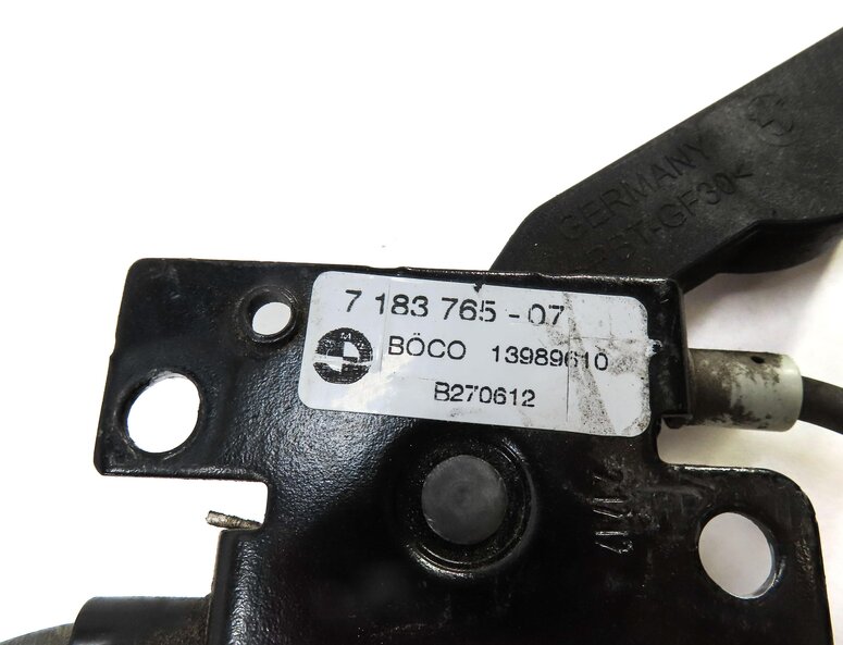 Thumbnail 10: 2013 BMW 535i F10 HOOD LEFT & RIGHT SAFETY CATCH HOOK SET2 CABLE & RELEASE LEVER