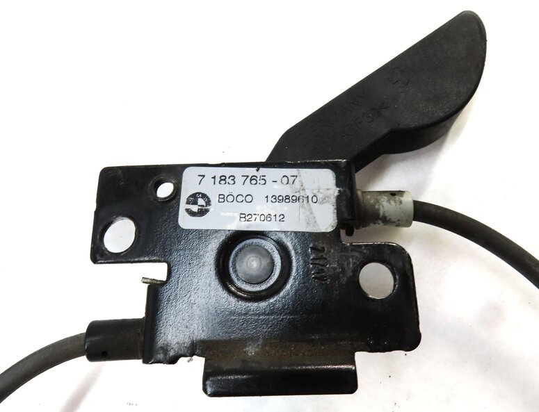 Thumbnail 9: 2013 BMW 535i F10 HOOD LEFT & RIGHT SAFETY CATCH HOOK SET2 CABLE & RELEASE LEVER