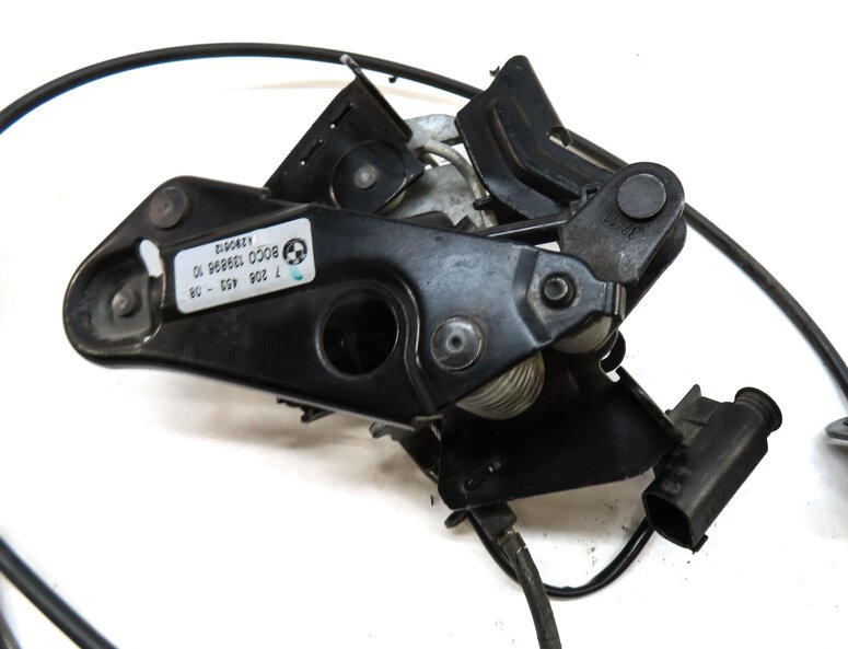Thumbnail 9: 2013 BMW 535i (F10) HOOD LEFT & RIGHT LOCK LATCH SET 2 51237183762 51237206453