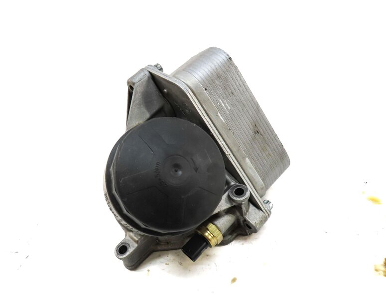 Thumbnail 3: 2013 BMW 535i (F10) 3.0L N55 TURBO ENGINE OIL COOLER FILTER HOUSING w/ COVER CAP
