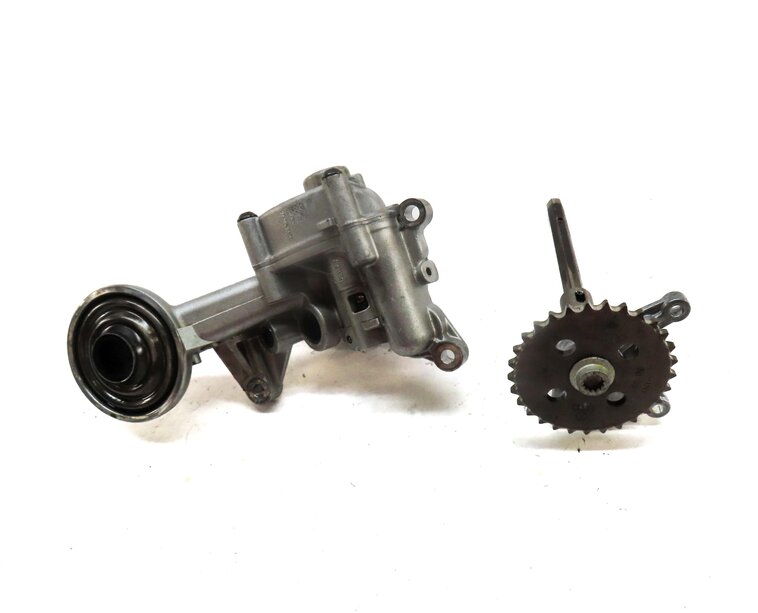 Thumbnail 2: 2010 AUDI Q5 (B8 8R) 3.2L CALB ENGINE OIL PUMP w/ SPROCKET GEAR 06E109361F