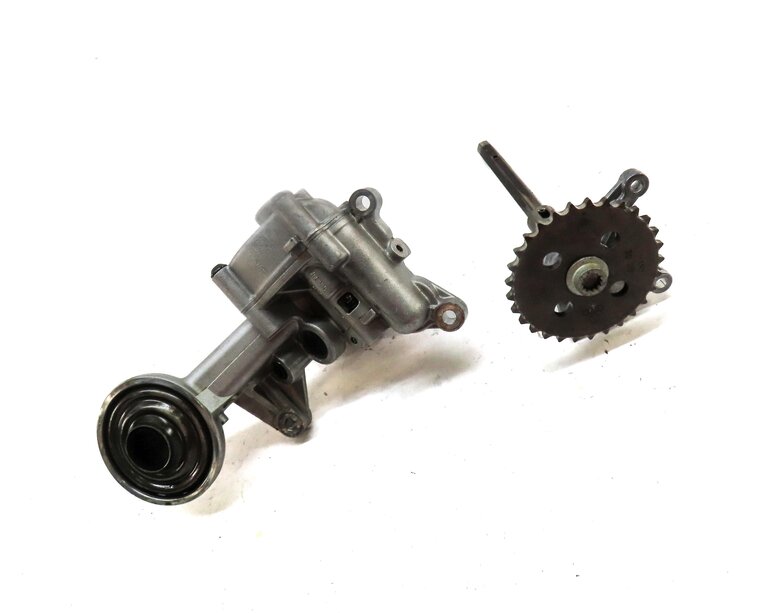 Thumbnail 3: 2010 AUDI Q5 (B8 8R) 3.2L CALB ENGINE OIL PUMP w/ SPROCKET GEAR 06E109361F