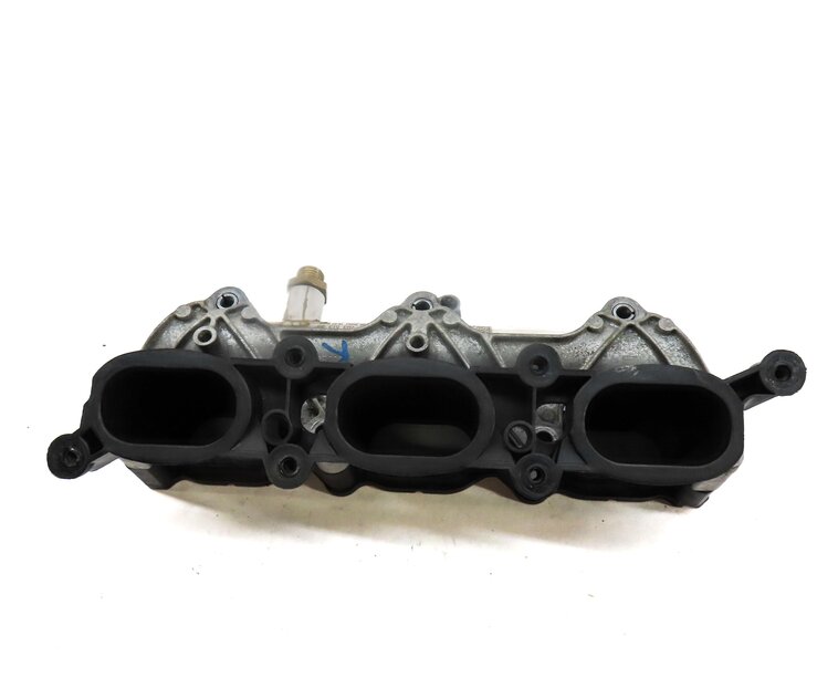Thumbnail 4: 2010 AUDI Q5 (B8 8R) 3.2L CALB ENGINE RIGHT LOWER INTAKE MANIFOLD w/ FUEL RAIL