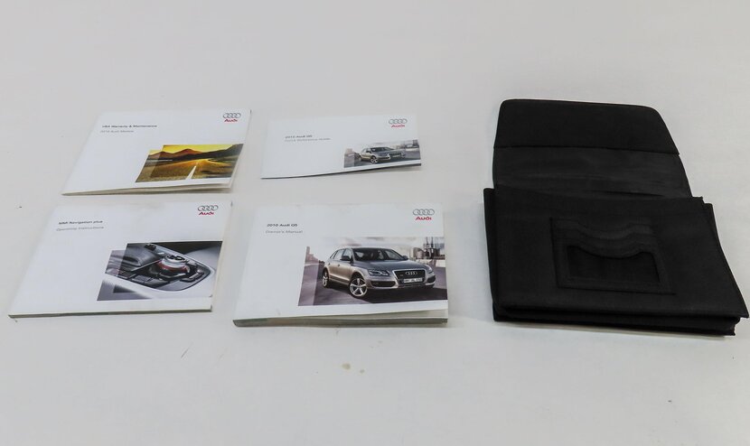 Thumbnail 2: 2010 AUDI Q5 (B8 8R) OWNERS MANUAL BOOKLET SET 4 w/ CARRYING CASE (BLACK)