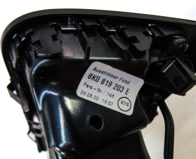 Thumbnail 6: 2010 AUDI Q5 (B8 8R) REAR CENTER CONSOLE HVAC A/C HEATER AIR VENT (BLACK)