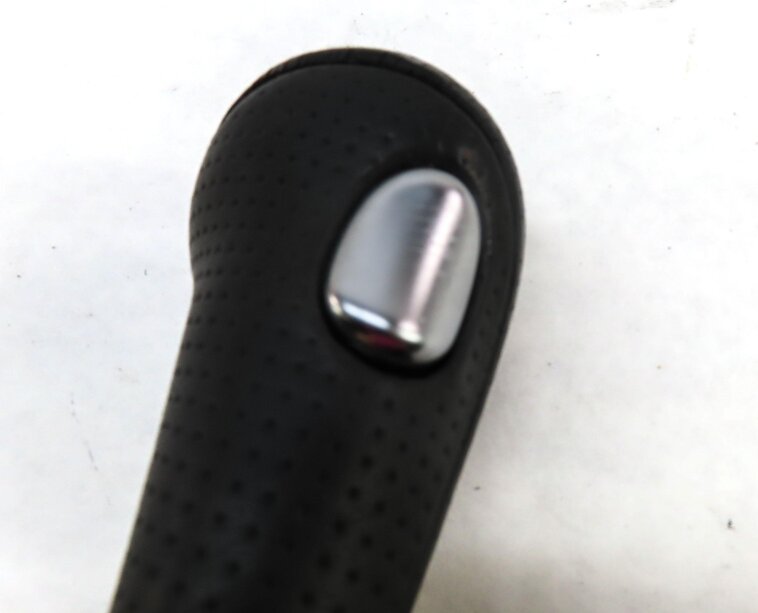 Thumbnail 8: 2010 AUDI Q5 (B8 8R) FLOOR SHIFTER GEAR KNOB w/ BOOT (BLACK)