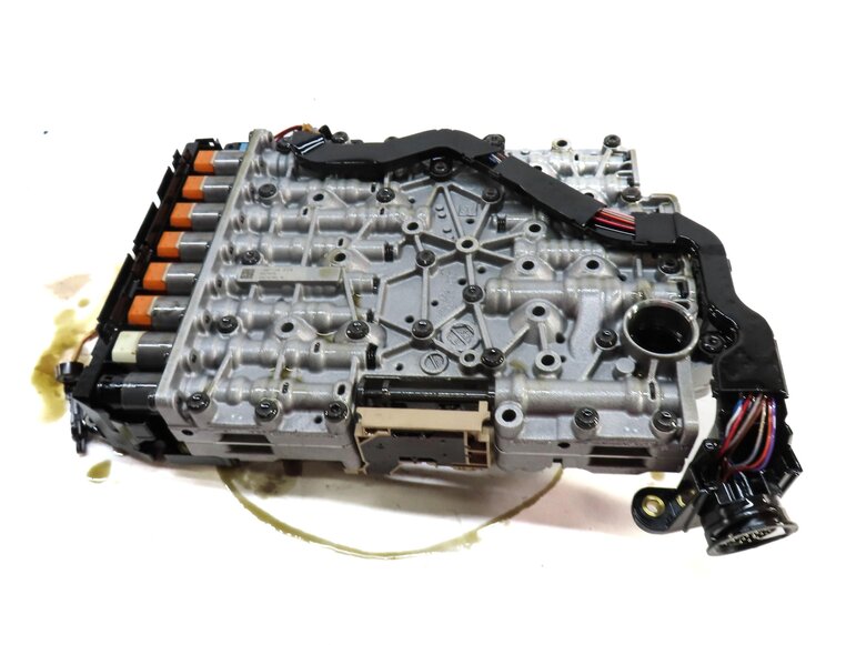 Thumbnail 6: 2014-2017 AUDI A5 (B8 8T) QUATTRO AWD - 2.0L TRANSMISSION VALVE BODY