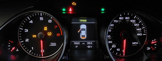 Thumbnail 2: 2014 AUDI A5 COUPE (B8 8T) 2.0L CPMB SPEEDOMETER BODY ENGINE MODULE & KEY SET
