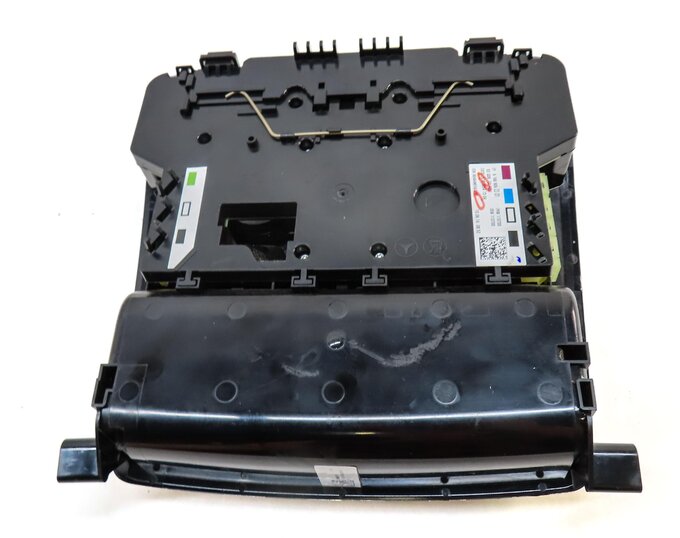 Thumbnail 6: 2015 MERCEDES ML400 (W166) FRONT CENTER ROOF PRIMARY DOMELIGHT ASSEMBLY (BLACK)
