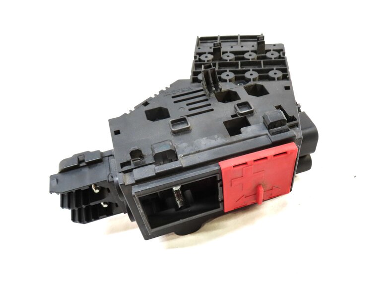 Thumbnail 3: 12-16 MERCEDES GL ML (W166 X166) POSITIVE BATTERY JUMP POST TERMINAL FUSE BOX