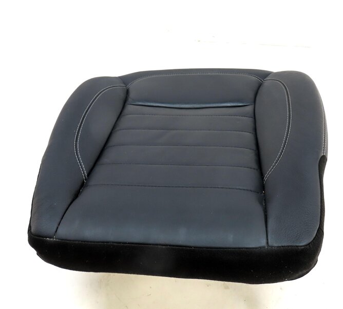 Thumbnail 4: 2015 MERCEDES ML400 (W166) FRONT RIGHT LOWER HEATED SPORT SEAT CUSHION (BLACK)