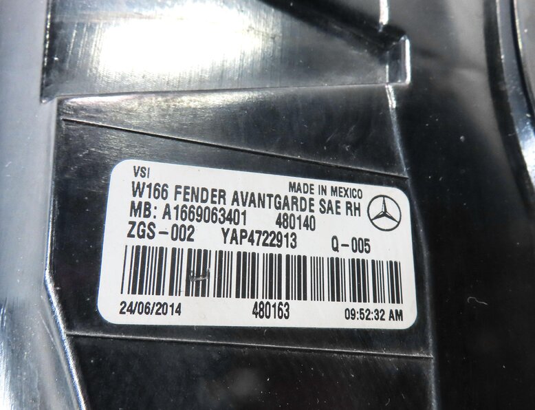 Thumbnail 6: 12-15 MERCEDES ML-CLASS (W166) REAR RIGHT PASSENGER LED TAILLIGHT BRAKE LIGHT