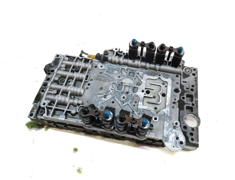 15-20 MERCEDES C E S GL ML (W205 W212 W166 W222 X166) TRANSMISSION VALVE BODY