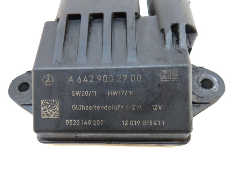 Thumbnail 5: 07-13 MERCEDES E320 E350 GL350 ML350 S350 R320 R350 - DIESEL GLOW PLUG MODULE