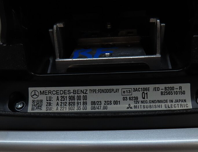 Thumbnail 4: 2009-2013 MERCEDES GL ML R CLASS (W164 W251 X164) HEADREST ENTERTAINMENT SCREEN