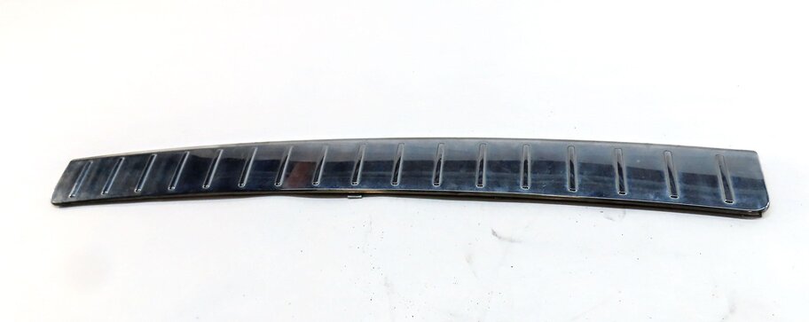 Thumbnail 5: 2012 MERCEDES GL350 (X164) REAR BUMPER SCUFF PLATE TRIM PANEL SILVER 1648840190