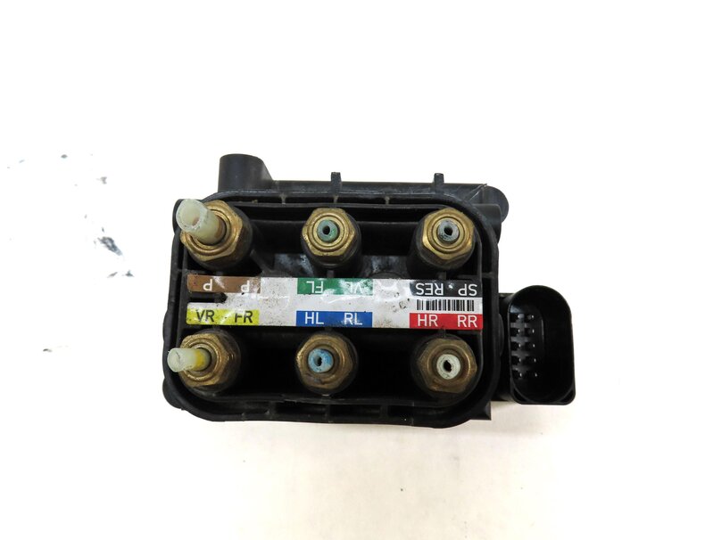 Thumbnail 4: 2012 MERCEDES GL350 (X164) AIR SUSPENSION TRANSFER RELIEF VALVE BLOCK 2123200358