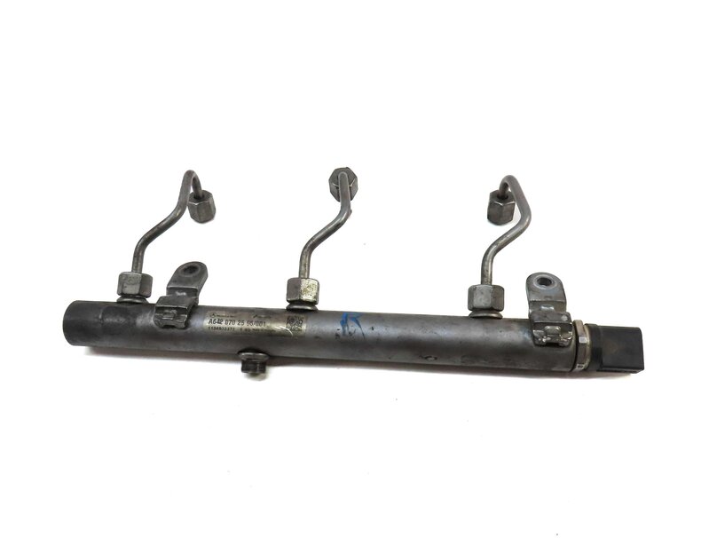 Thumbnail 5: 2012 MERCEDES GL350 X164 3.0L OM642 TURBO DIESEL ENGINE RIGHT FUEL RAIL w/ LINES