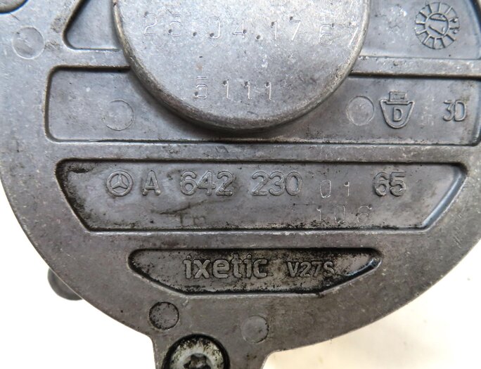 Thumbnail 6: 2012 MERCEDES GL350 (X164) 3.0L OM642 TURBO DIESEL ENGINE BRAKE VACUUM PUMP