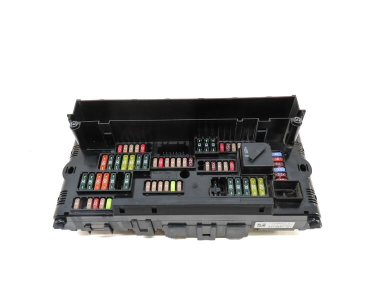 Thumbnail 2: 2011 BMW 535i (F10) FRONT POWER DISTRIBUTION RELAY FUSE BOX 61149210861
