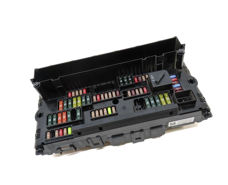 Thumbnail 3: 2011 BMW 535i (F10) FRONT POWER DISTRIBUTION RELAY FUSE BOX 61149210861
