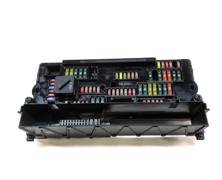 Thumbnail 4: 2011 BMW 535i (F10) FRONT POWER DISTRIBUTION RELAY FUSE BOX 61149210861