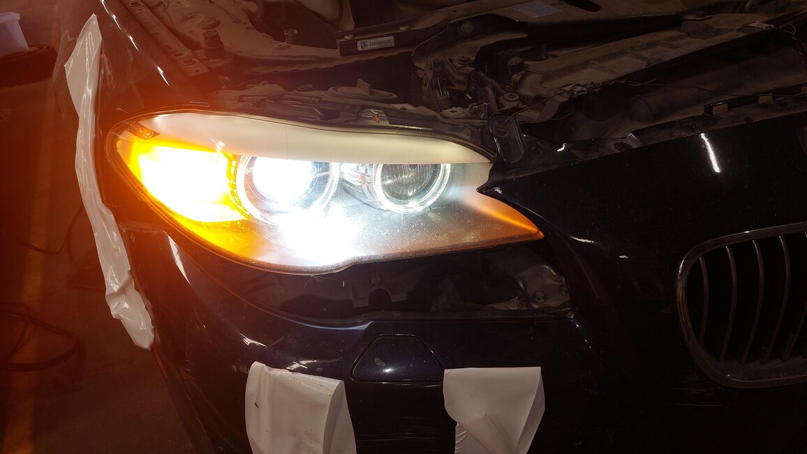 Thumbnail 2: 2011-2013 BMW 528i 535i 550i M5 (F10) RIGHT - XENON HID ADAPTIVE HEADLIGHT LAMP