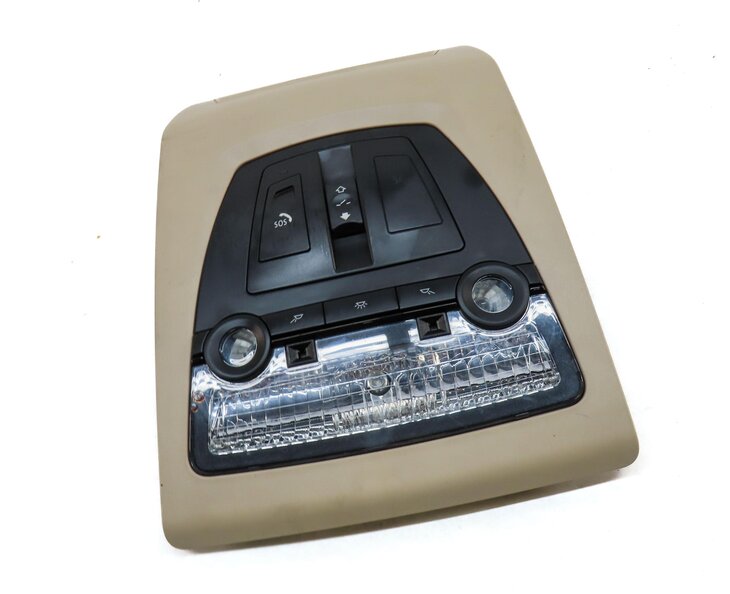 Thumbnail 3: 2011 BMW 535i (F10) FRONT ROOF CENTER PRIMARY DOME LIGHT ASSEMBLY (BEIGE)