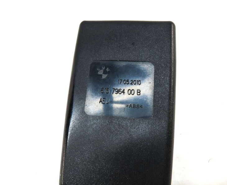 Thumbnail 6: 10-17 BMW 5 7 GT SERIES (F01 F07 F10) FRONT LEFT DRIVER SEATBELT BUCKLE RECEIVER