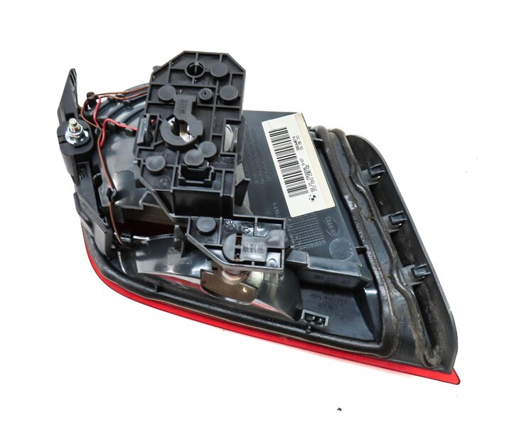 Thumbnail 5: 11-13 BMW 528i 535i 550i M5 (F10) RIGHT REAR INNER TRUNK TAILLIGHT LIGHT LAMP
