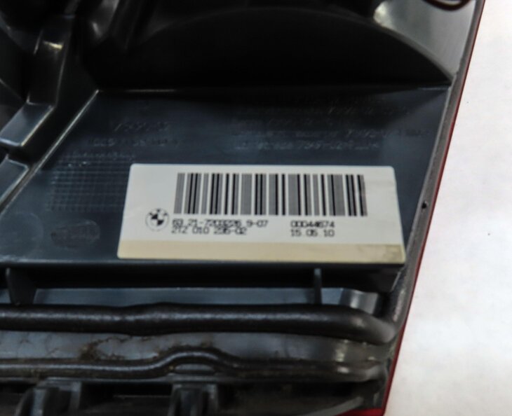 Thumbnail 6: 11-13 BMW 528i 535i 550i M5 (F10) RIGHT REAR INNER TRUNK TAILLIGHT LIGHT LAMP