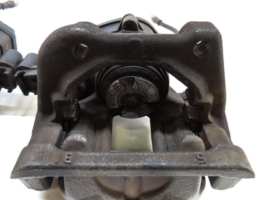 Thumbnail 7: 2011-2019 BMW 535i 550i 640i 650i (F06 F10) LEFT & RIGHT REAR BRAKE CALIPER SET2