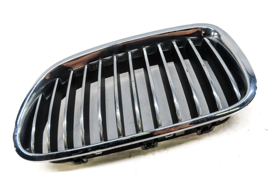 Thumbnail 3: 2011-2013 BMW 528i 535i 550i (F10) LEFT FRONT BUMPER AIR VENT GRILLE (CHROME)