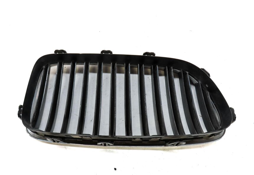 Thumbnail 5: 2011-2013 BMW 528i 535i 550i (F10) LEFT FRONT BUMPER AIR VENT GRILLE (CHROME)