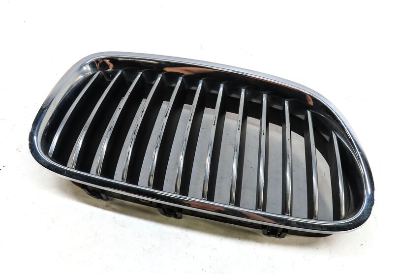 2011-2013 BMW 528i 535i 550i (F10) RIGHT FRONT BUMPER AIR VENT GRILLE (CHROME)
