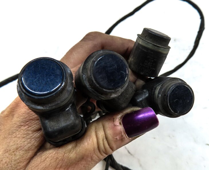 Thumbnail 5: 2011 BMW 535i (F10) REAR PARK ASSIST PDC SENSOR SET4 (BLUE) w/ WIRE HARNESS