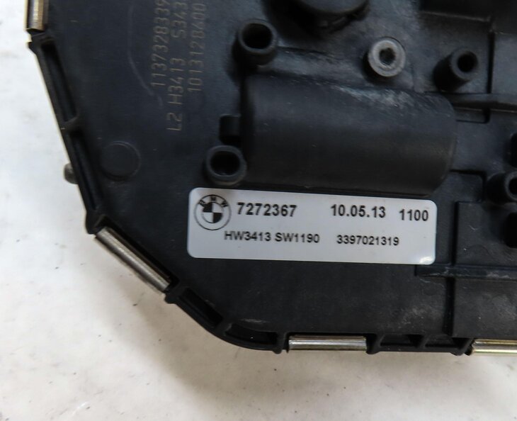 Thumbnail 6: 2011 BMW 535i (F10) FRONT WINDSHIELD WIPER MOTOR 7272367